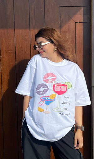 KORRAJ | Unisex Oversized Tee – Live in the Moment | Street Style Essential