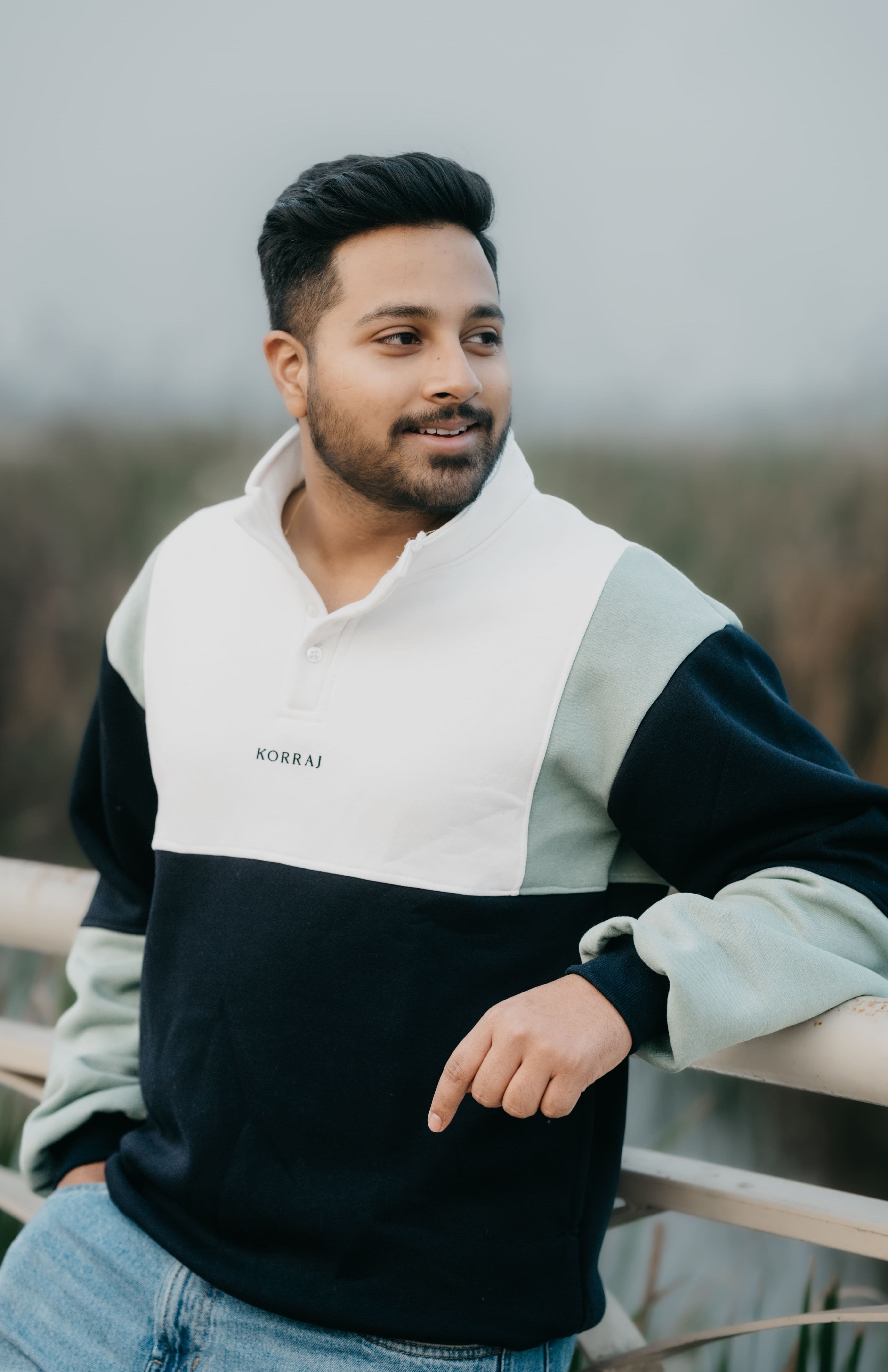 Unisex Oversized 90’s pullover - Korraj.com